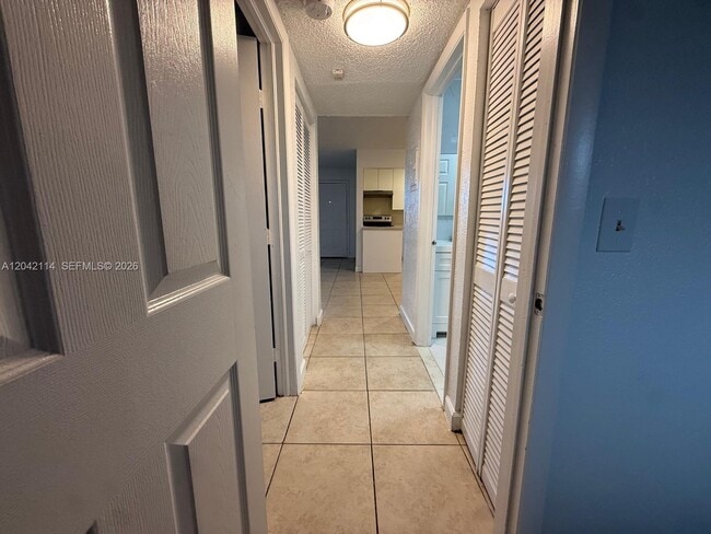 Foto del edificio - 400 NW 65th Ave