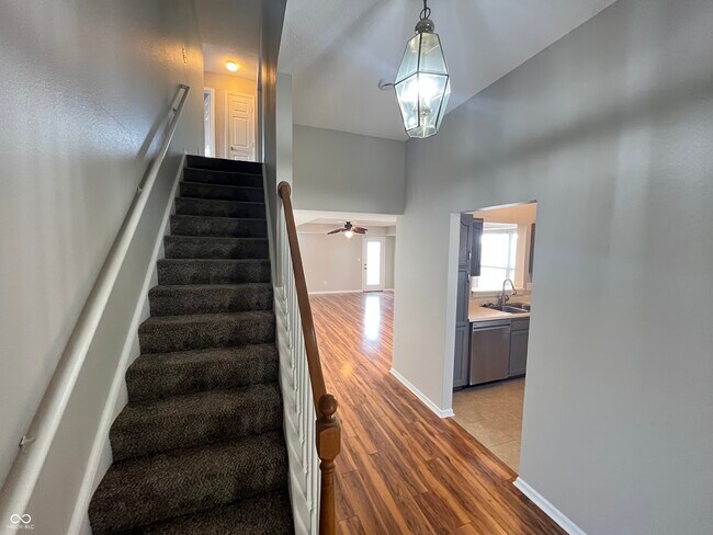 Foto del edificio - 10896 Riverwood Blvd