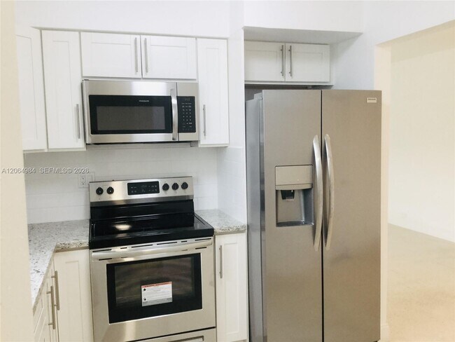 Foto del edificio - 18280 S Glades Dr