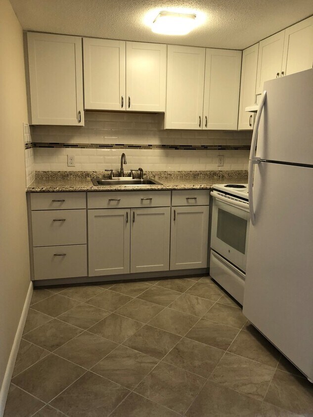 Building Photo - Port of Harborside Condo