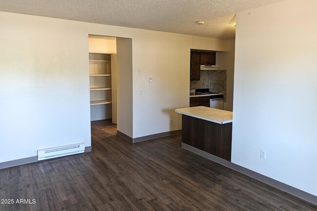 Building Photo - 8469 E Yavapai Rd