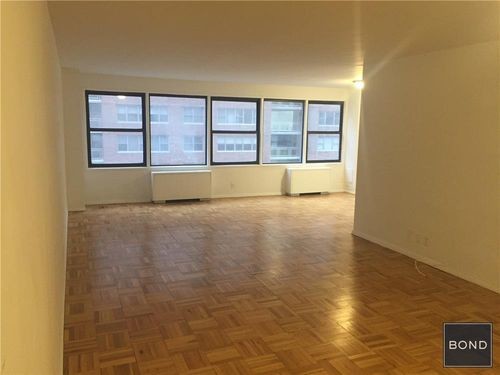 Foto del edificio - 355 E 72nd St