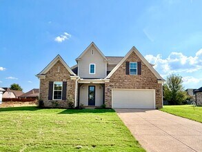 Building Photo - 105 Summer Rose Ln