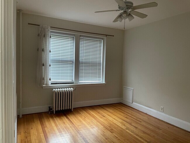 Foto del edificio - 145 Englewood Ave