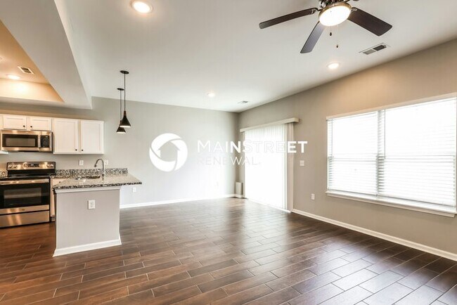 Building Photo - 3 Bedroom Pet-Friendly Home in Jeffersonville, IN with Main Street Renewal