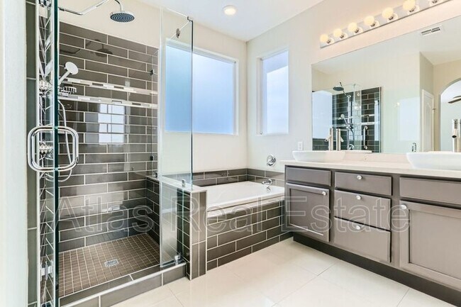 Building Photo - 10744 Tuscan Ct