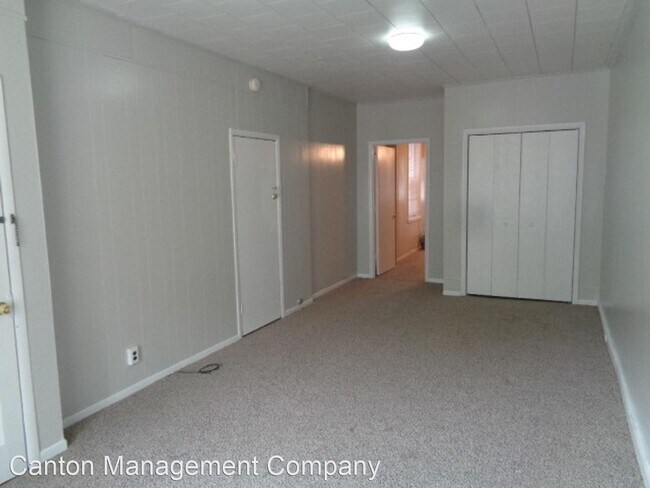 Building Photo - 312 S Highland Ave