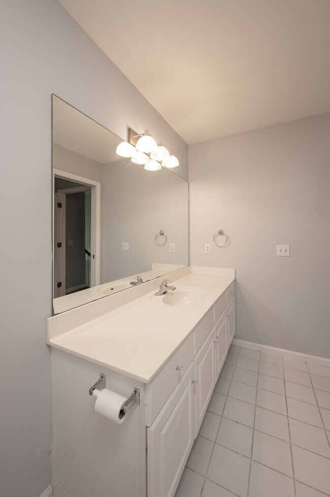 Photo - 6844 Collinswood Dr House