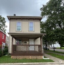 Building Photo - 168 Chestnut St