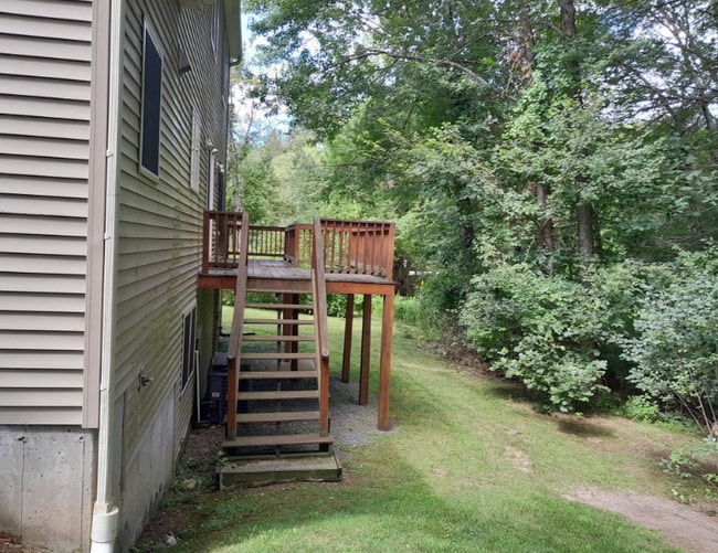 Building Photo - 373 Littlefield Ln
