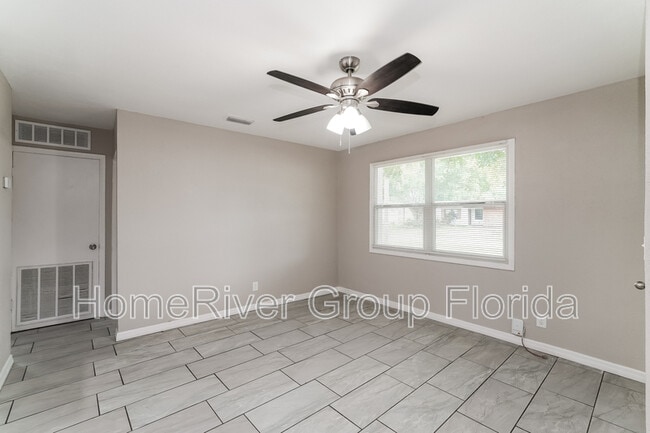 Building Photo - 4655 87th Terrace