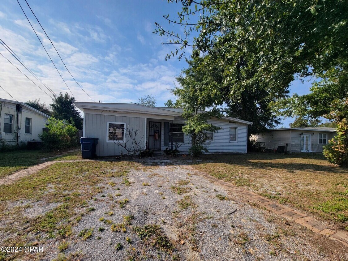 Foto principal - 1405 W 13th St