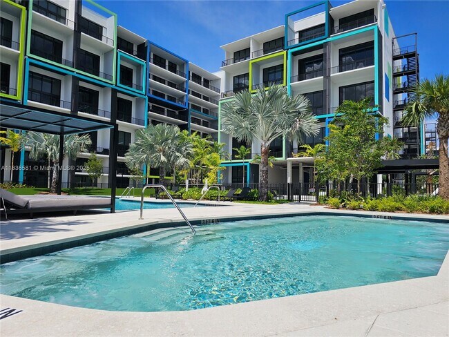 Foto del edificio - 4400 Sunrise Blvd