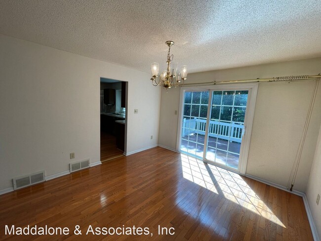 Building Photo - 3 br, 2.5 bath House - 21 Chesterfield Dr
