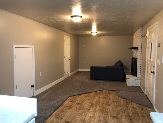 Entrance and Living Room - 14016 S 1850 W