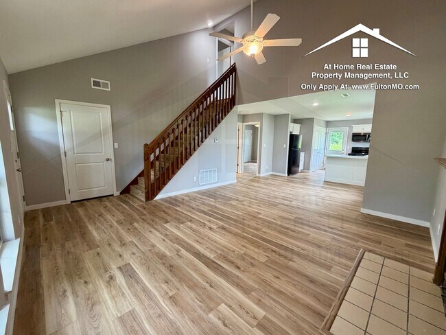 Building Photo - 2717 Mayflower Dr