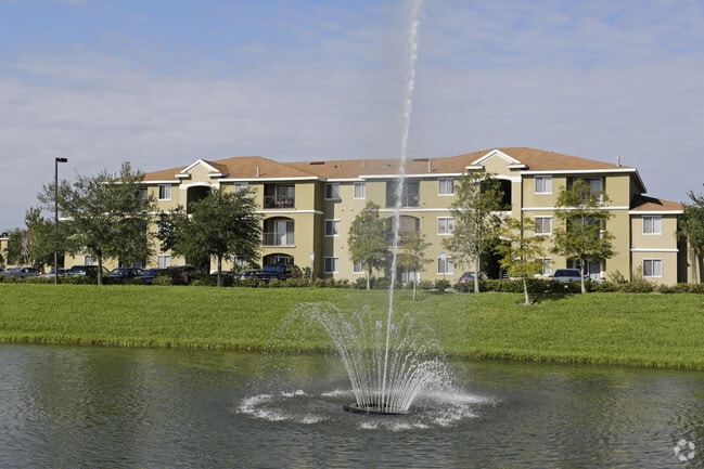 Building Photo - Tuscany Lakes
