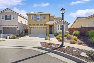 Building Photo - 1921 Earl Ct