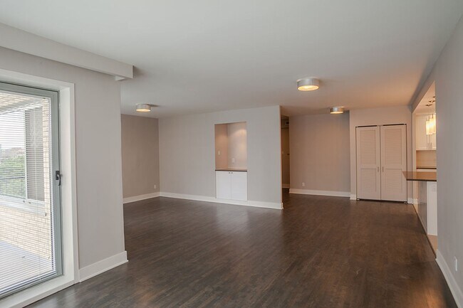 Building Photo - 3468 Rue Drummond