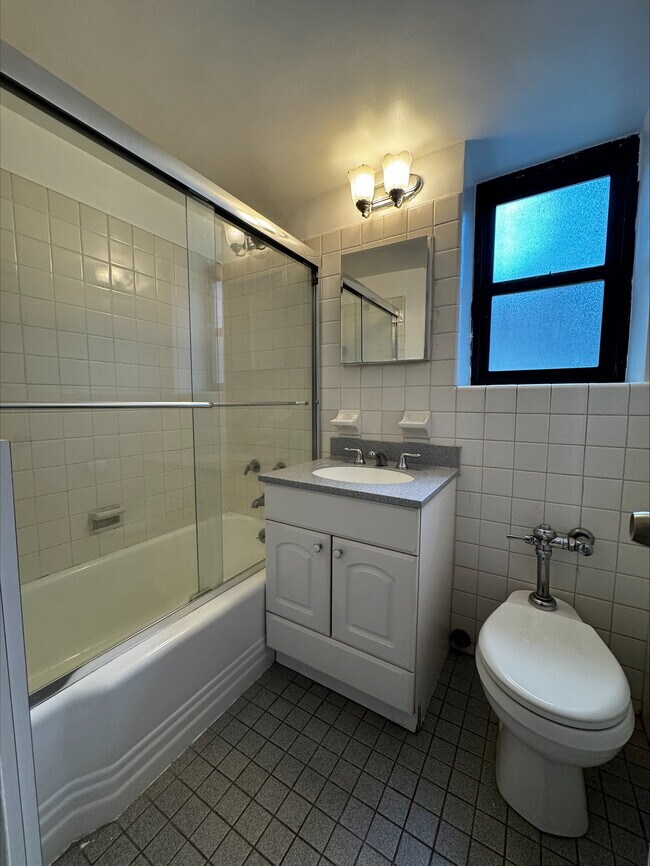 Foto del edificio - 140 E 56th St