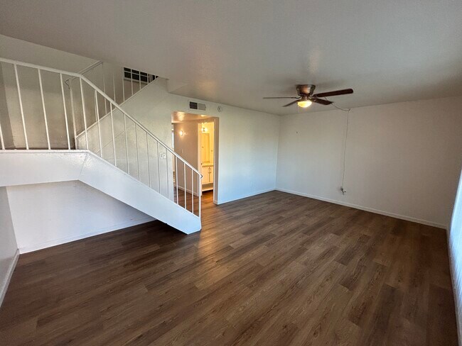 Foto del edificio - 4740 W Rose Ln