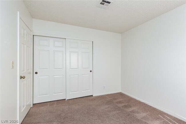 Foto del edificio - 121 Hanover Dr