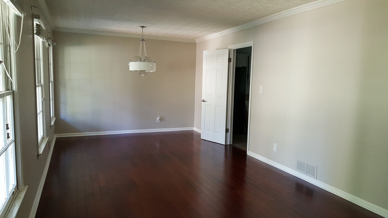 Building Photo - 5129 Fawn Trl SE