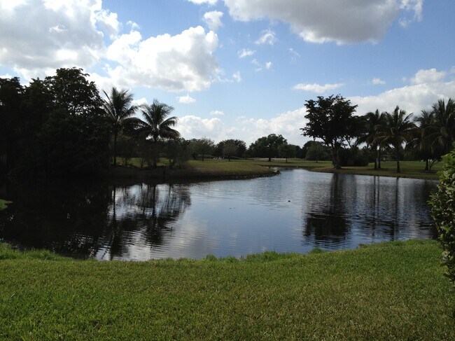 Foto del edificio - 181 Wimbledon Lake Dr