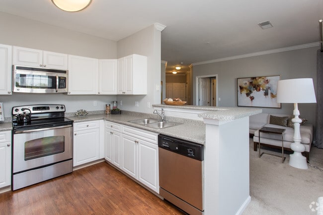 Model- Kitchen - Washington Crossing Apartments