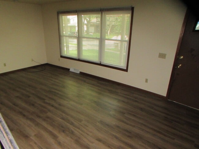 Building Photo - 4534 Stein Ave