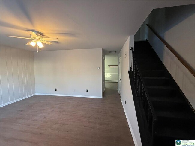 Foto del edificio - 320 Lockridge Ln