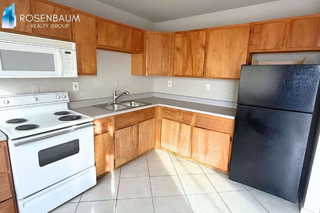 Foto del edificio - 1702 W Shangri La Rd