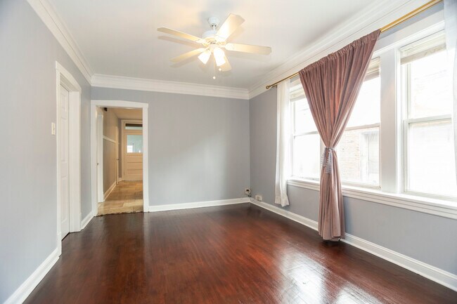 Foto del edificio - 4015 N Bernard St