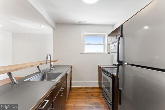 Foto del edificio - 5150 Ridge Ave