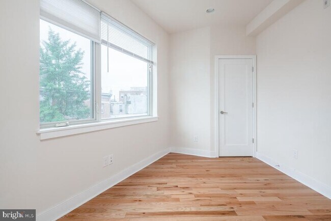 Foto del edificio - 1242 Point Breeze Ave