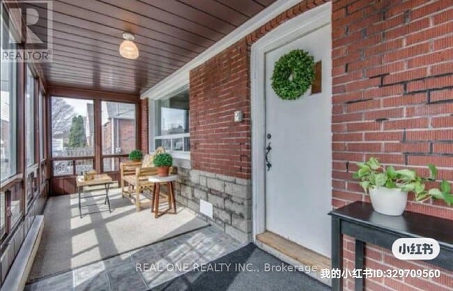 Photo du bâtiment - 18 Gardens Crescent