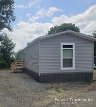 Building Photo - 475 E Robins St