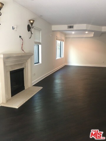 Building Photo - 11611 Montana Ave