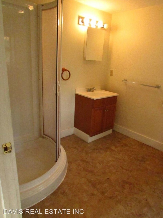 Building Photo - 1 br, 1 bath House - 208 Dewey Street