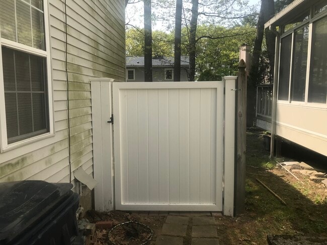 Foto del edificio - 16 Bowstring Way