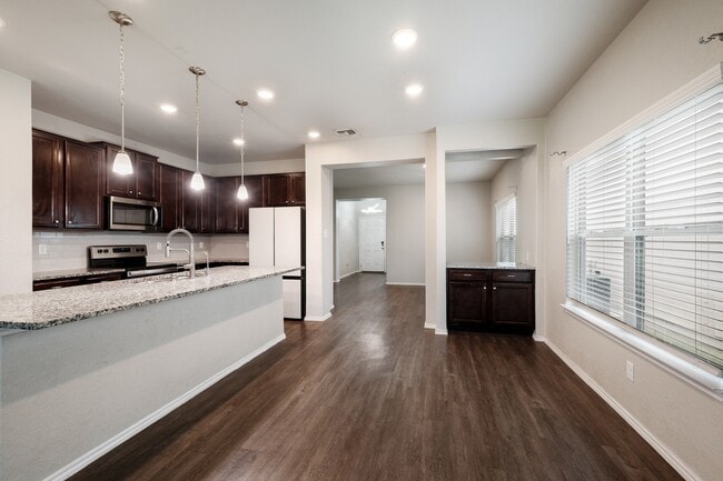 Building Photo - 15310 Comanche Grv