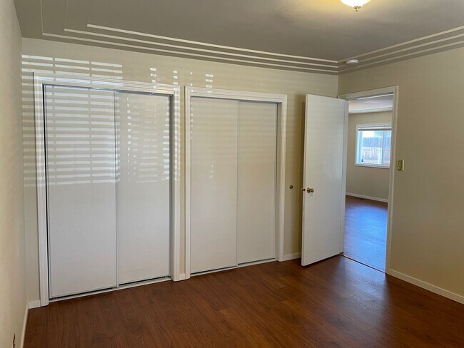 Foto del edificio - 824 NW Newport Ave
