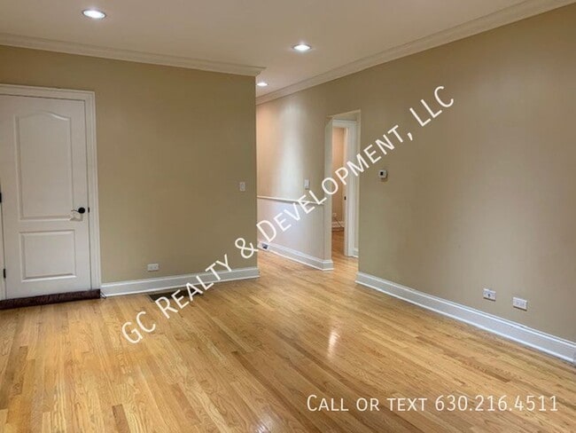 Foto del edificio - 1460 Whitcomb Ave