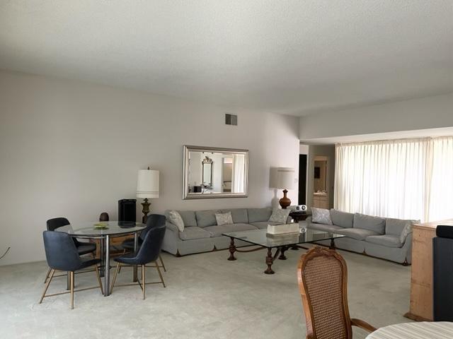 Foto del edificio - 76750 Lark Dr