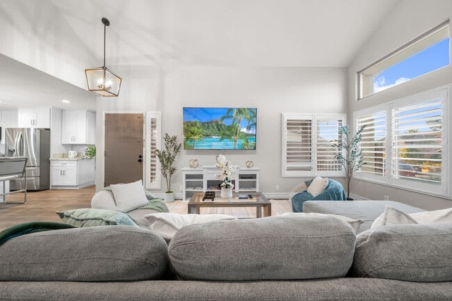 Building Photo - 13075 Old West Ave