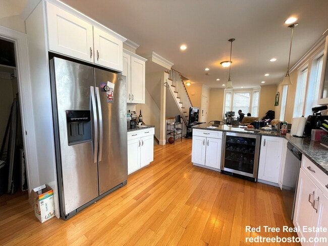 Photo - 1 Larose Pl House