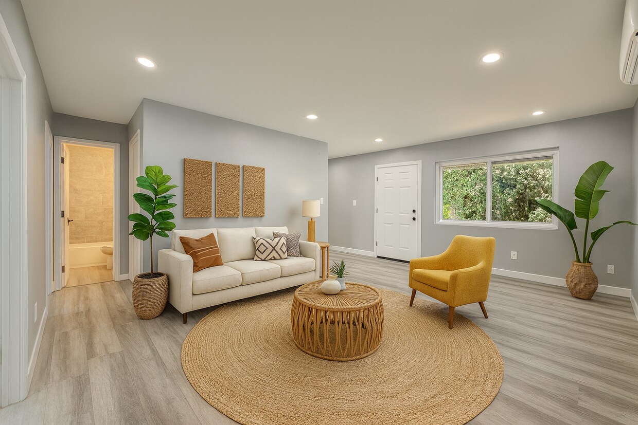 Foto principal - Stunning Remodeled 2-Bedroom Condo in the ...