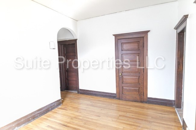 Foto del edificio - 4535 Commonwealth St
