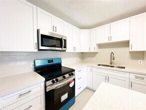 Building Photo - 5958 NW 29th Pl