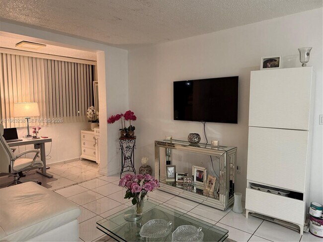 Foto del edificio - 5033 NW 7th St